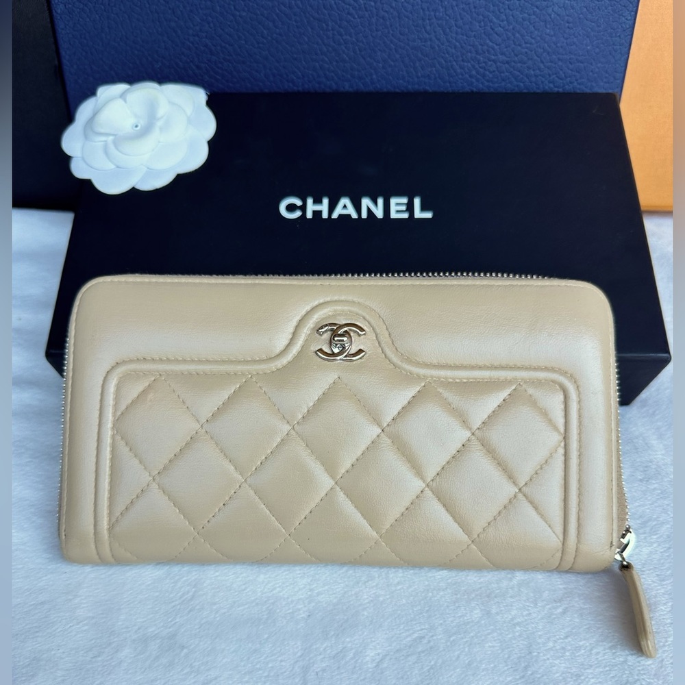Chanel Beige Lambskin Zipper Long Wallet in Silver Hardware